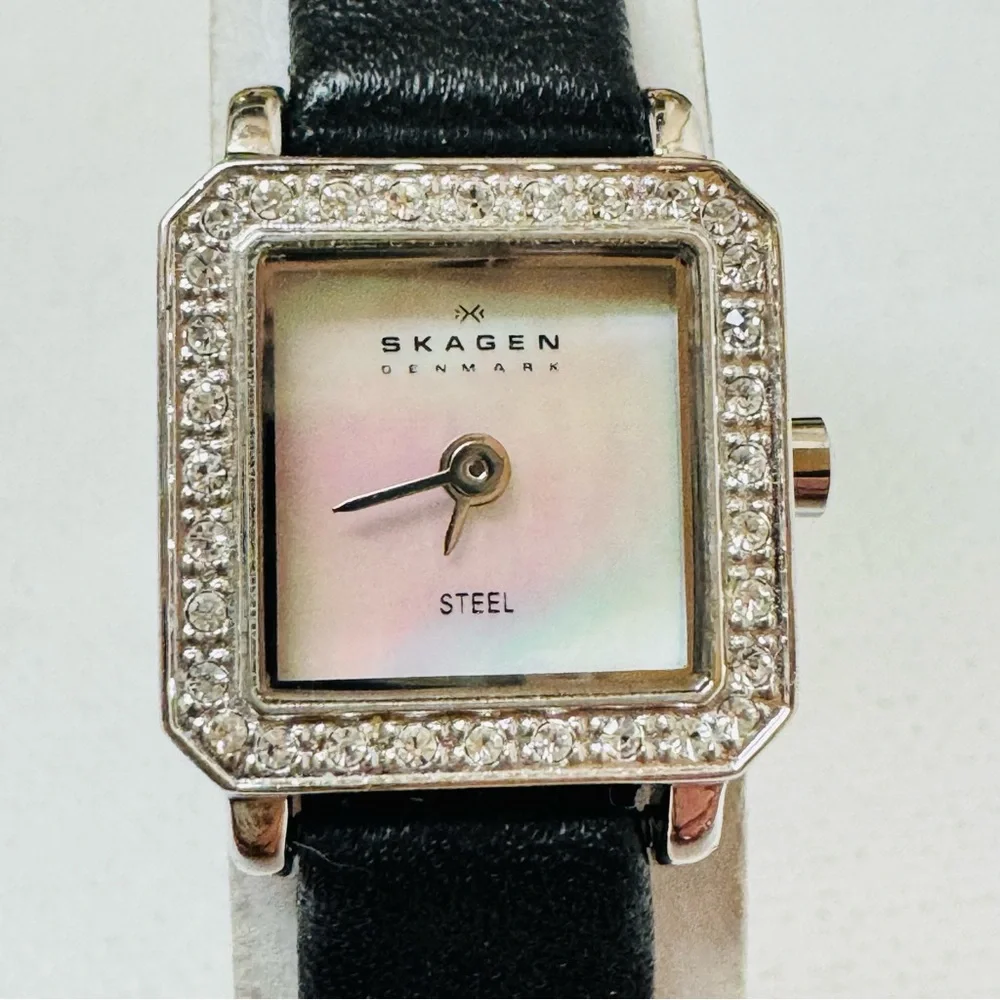 Skagen Tiny Face Women's Square Tank Watch Silver Leather Crystals 466SSLBCR - Picture 11 of 13